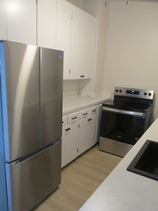 Photo - 2 Bedroom Duplex in Burlington Unit W. Victoria Ave, 224