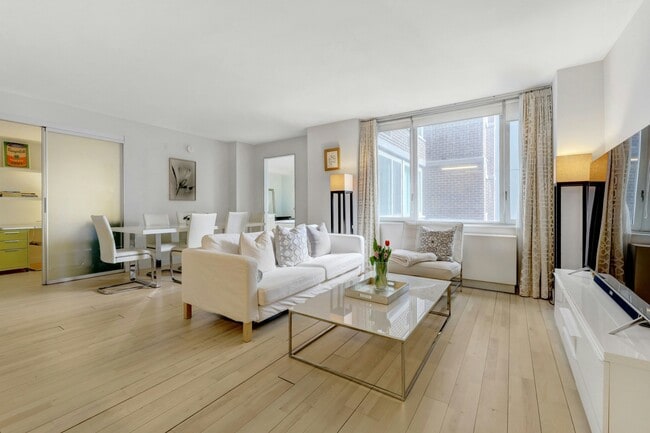 Building Photo - 322 W 57th St