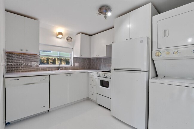 Photo - 2345 Trapp Ave