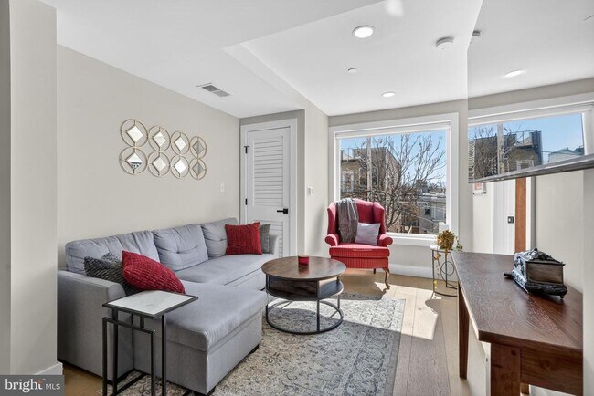919 12th St NE Unit A305