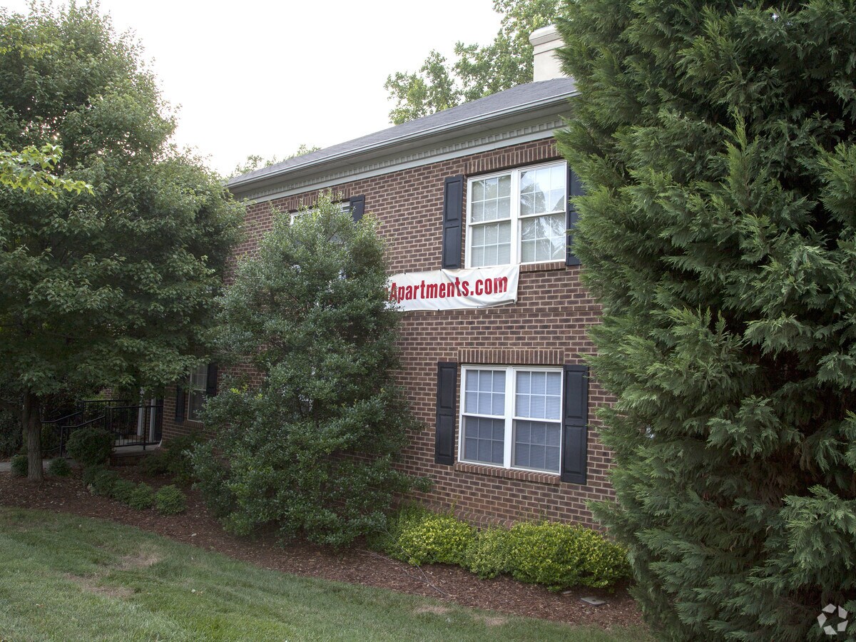 Park Selwyn Apartments For Rent in Charlotte, NC