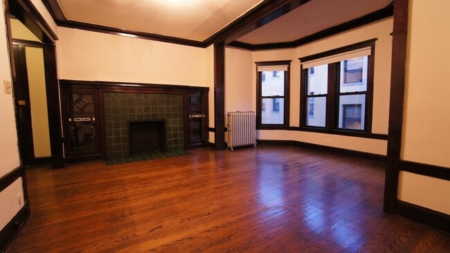 Photo - 2420 N Sawyer Ave Unit 1W