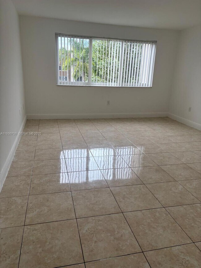 Photo - 6930 Miami Gardens Dr Unit 1-411