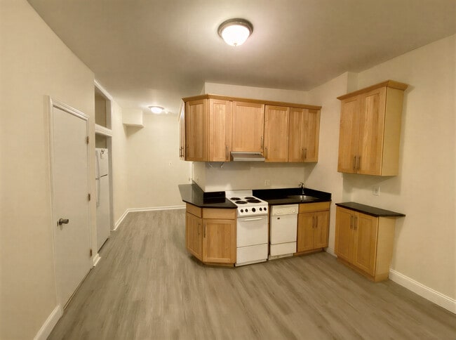 Building Photo - 19 Aberdeen St Unit 4