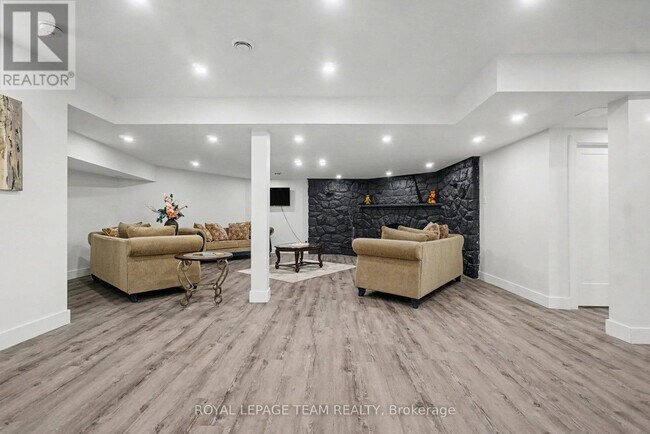 Photo - 1570 River Rd