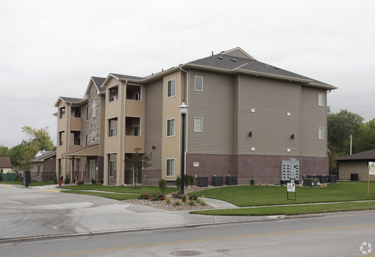 Parkside Apartments - Parkside Apartments