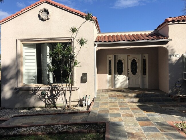 Building Photo - 507 E Cypress St Unit 507