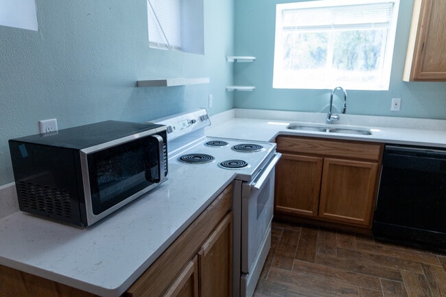 Photo - 2233 S 2nd Ave Unit Apartment B