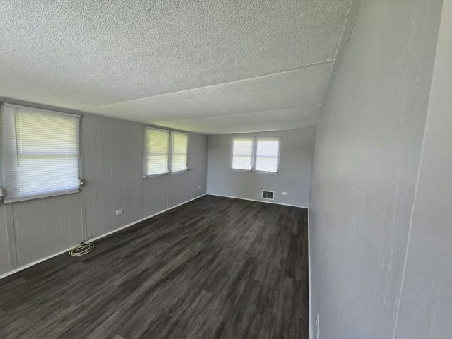 Photo - 105 48th Ave Terrace W