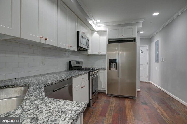 Photo - 16 N Bradford St