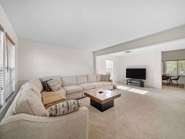 Photo - 2521 Waterford Ln