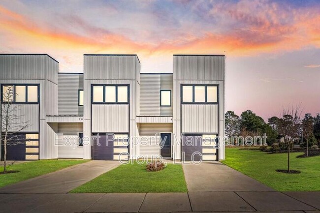 Photo - 4 S Laird Dr Townhome