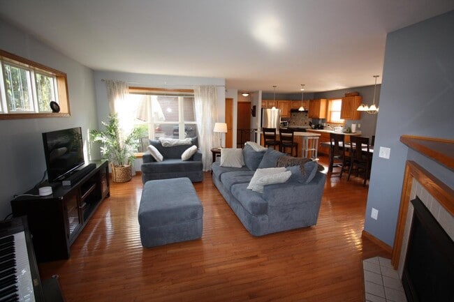 Photo - 801 Carina Ln
