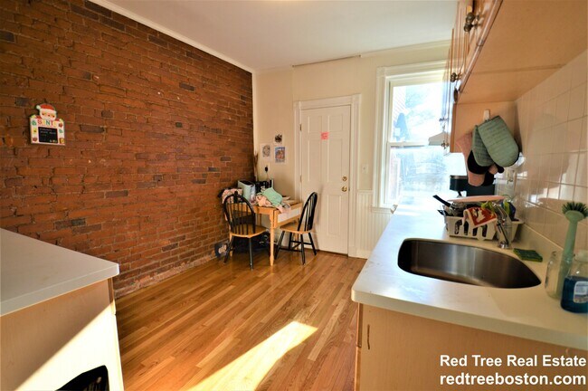 Photo - 6 Colliston Rd Unit 2