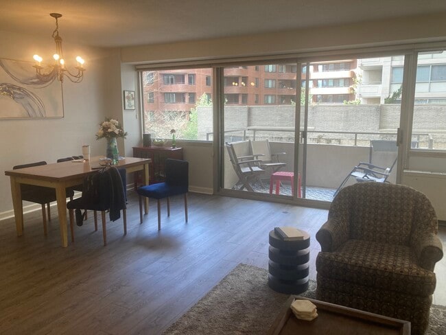 Photo - 4515 Willard Ave