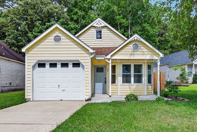 Building Photo - Charming 2Bed Near Piney Green & Camp Lejeune