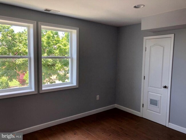 Photo - 849 19th St NE