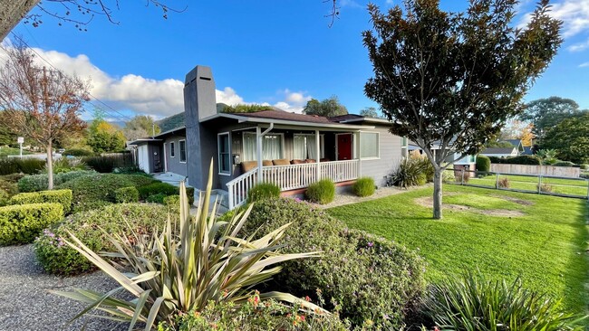 Epic Location by Cal Poly - 5 bedroom, 2 b... - Epic Location by Cal Poly - 5 bedroom, 2 b... Casa