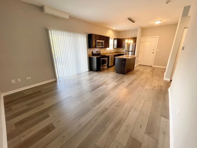 Photo - 811 E Main St Unit 2E