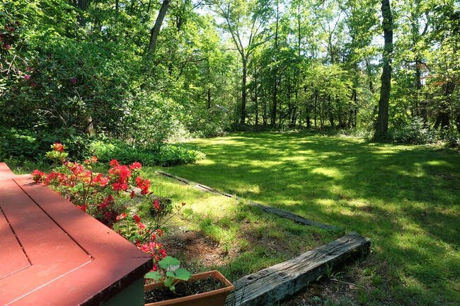 Building Photo - 18 Pequot Rd