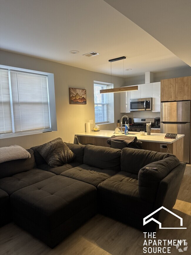 Building Photo - 1855 N Whipple St Unit g Rental