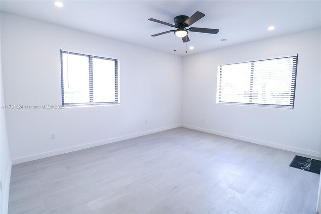 Photo - 221 SW 11th Ave Apartamento Unidad 1