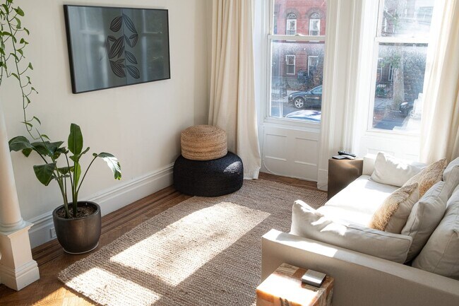 Photo - 625 Decatur St