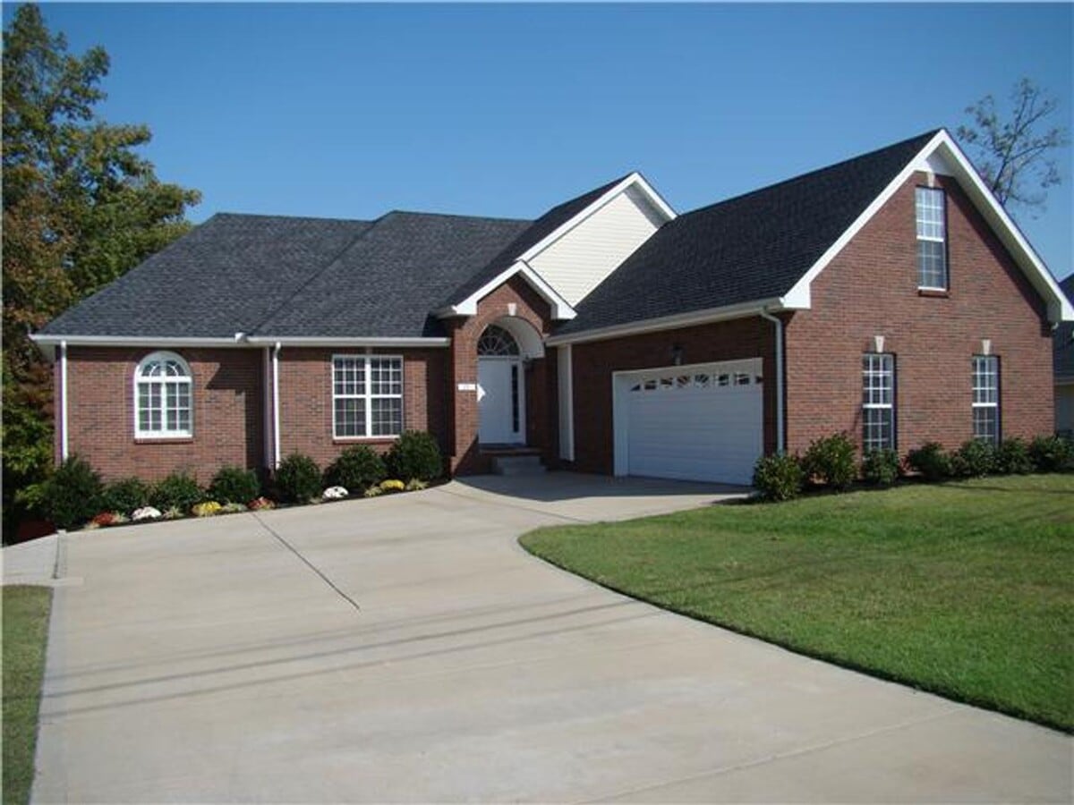 Photo - 3 Bedroom Pet Friendly Home For Rent In St. B Area!