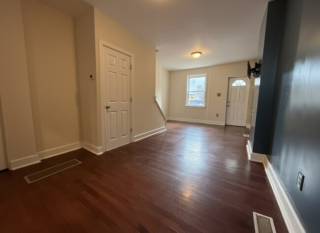 Photo - 2214 Memphis St