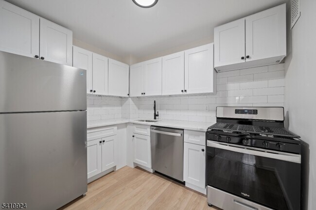 Photo - 275 Prospect St Unidad 16M