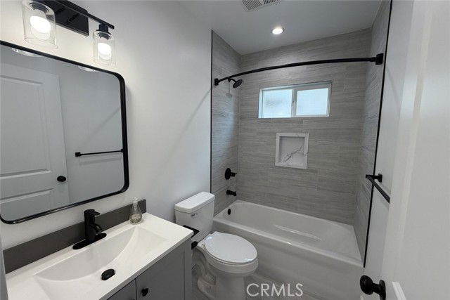 Photo - 14018 Hubbard St