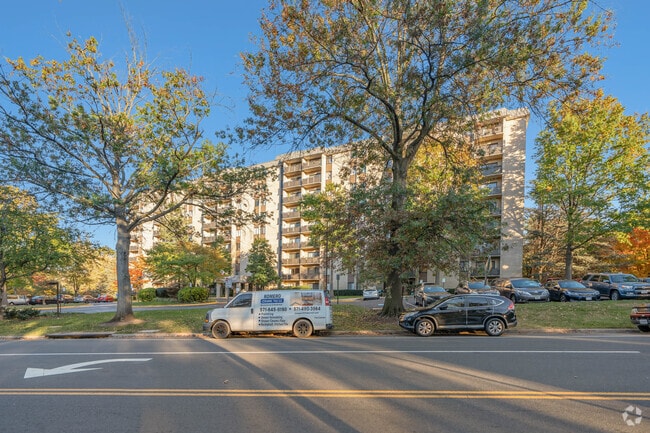 3101 S Manchester St - Woodlake Towers III