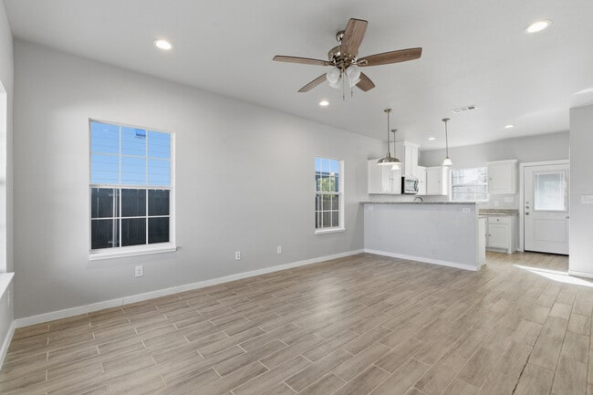 Photo - 4705 Washington St Casa