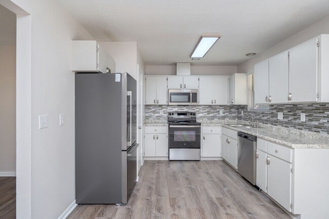 Photo - 126 Camellia Pl