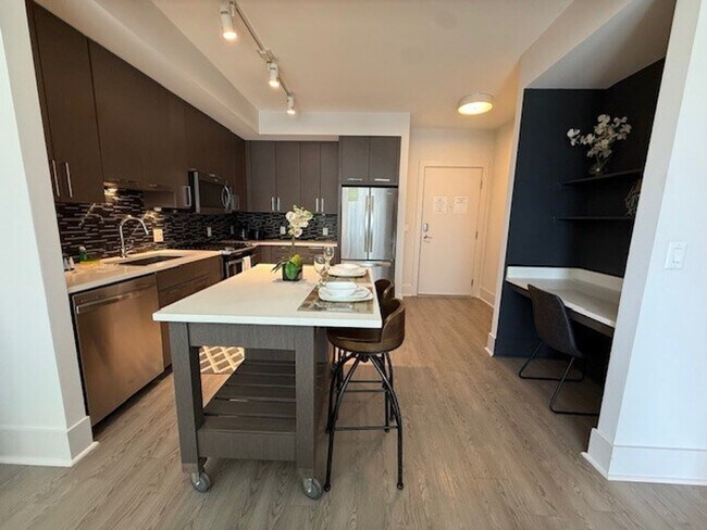 Photo - 95 8th St NW Unidad SI ID1604352P