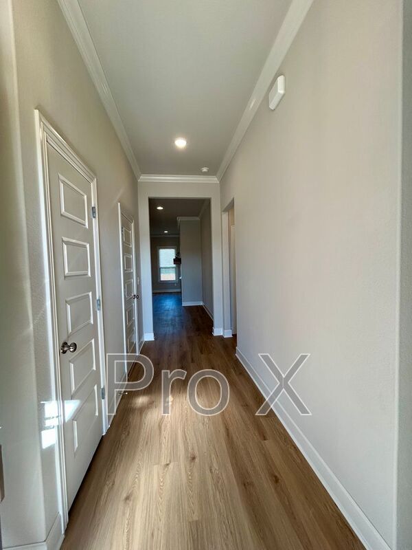 Photo - 1900 Charles St