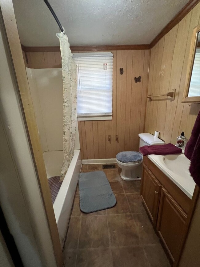 Photo - Home located minutes from Dunn, Nice large lot