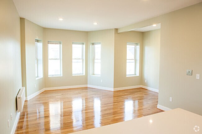 Building Photo - 303 Dudley St Rental