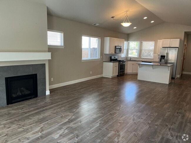 Building Photo - Single Level Home with Nice Layout