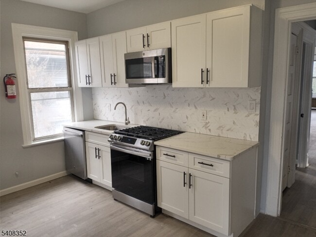 Photo - 32 Vreeland Ave