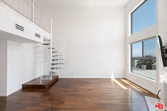 Photo - 1129 Larrabee St Condo Unit 13