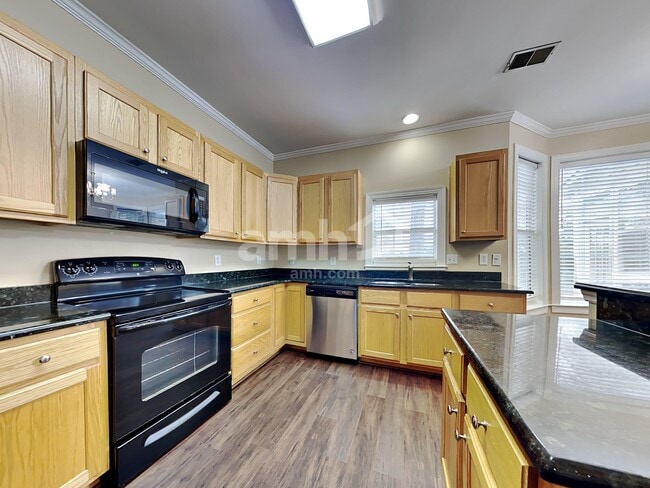 Photo - 2738 Seastrand Ln