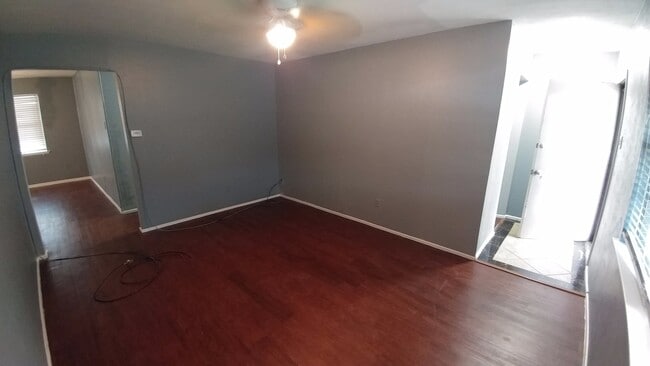 Building Photo - Experience the ultimate comfort of living in a 3-bedroom single-family home today!