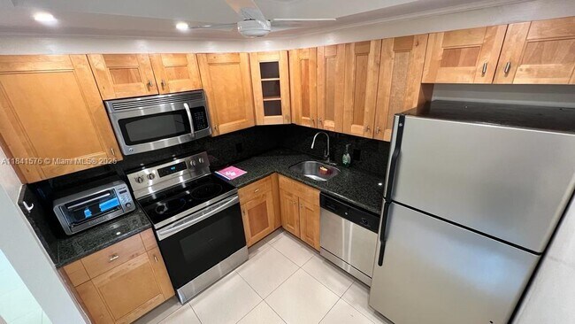 Photo - 20500 W Country Club Dr Unit 204