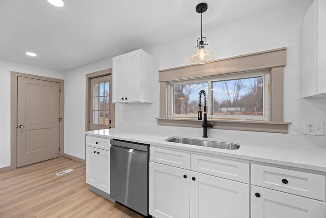 Photo - 7600 Rustic Ln