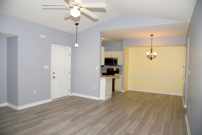 Photo - 1501 Partin Dr N Unidad APT 228
