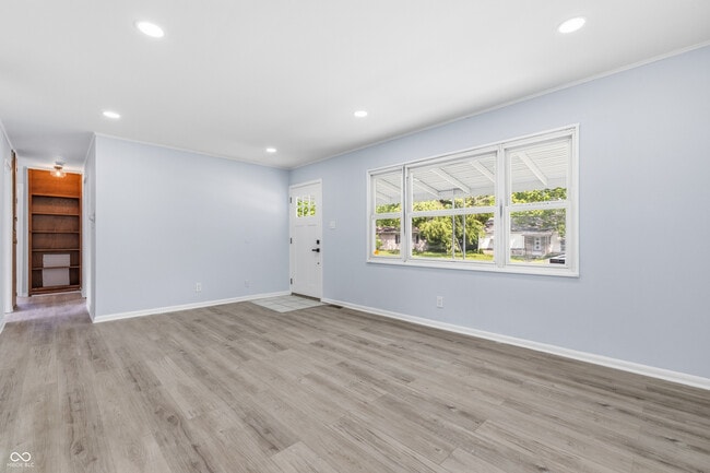 Photo - 1441 W Lynn Dr