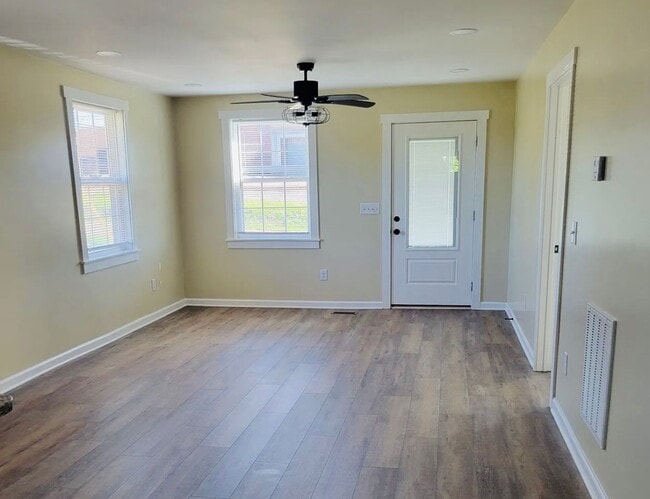 Photo - Newly Remodeled 3/1 Move In Ready Now!