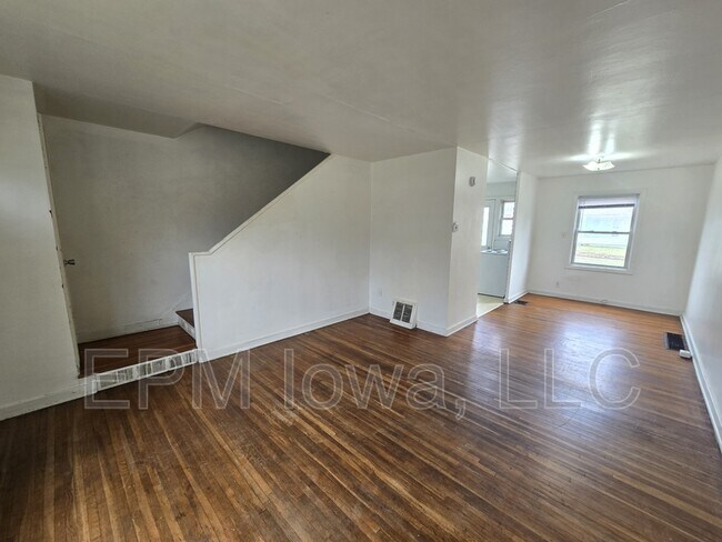 Photo - 269 Madison St