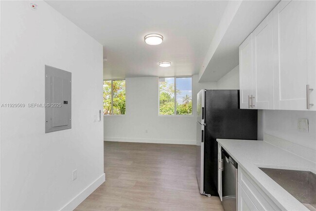 Photo - 1620 NW 18th St Unidad 203